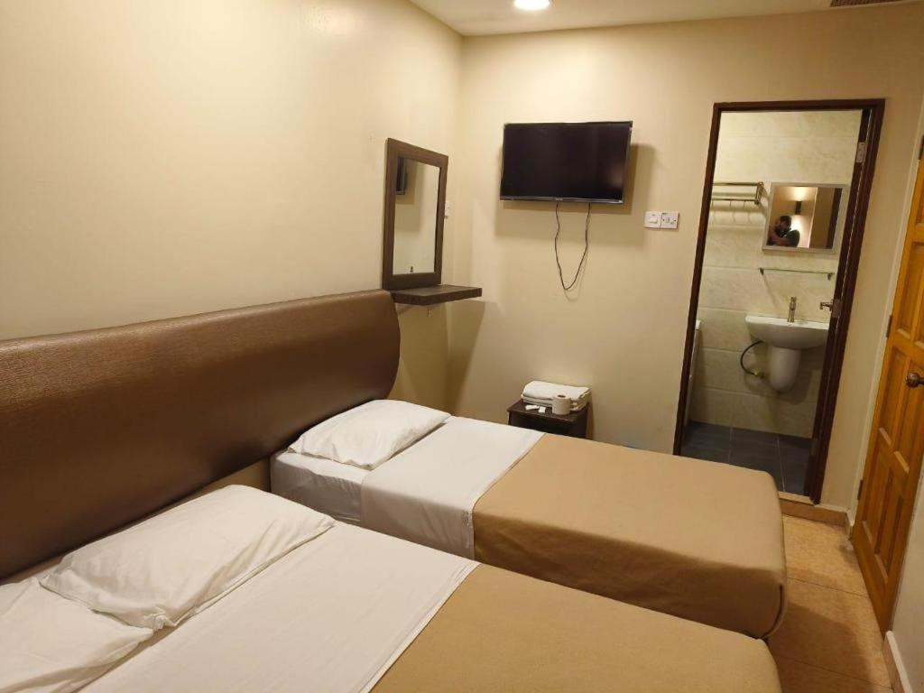 The Pines Hotel Kampung Kuala Terla Екстериор снимка